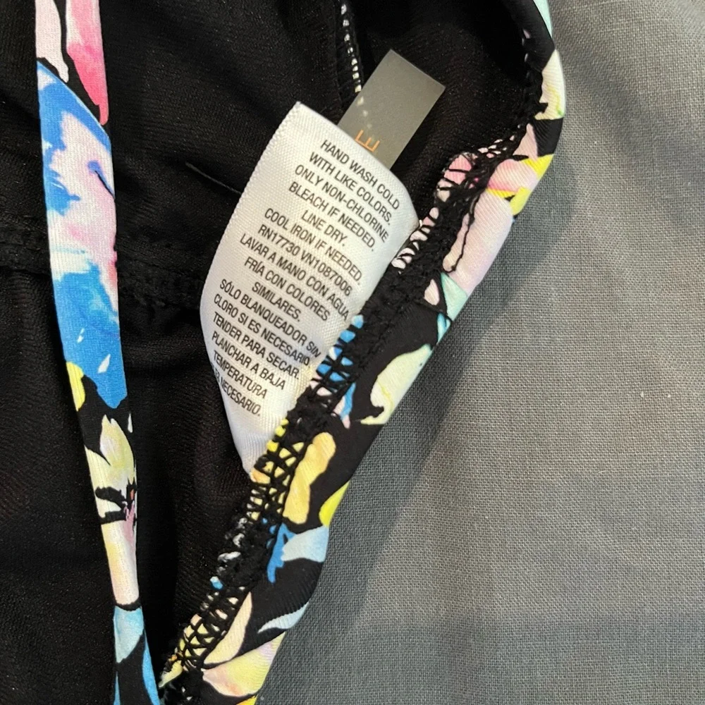Shade & Shore 1 Piece Bathing Suit, Women’s Size M, Black/Pastel Blues/Pink/Y